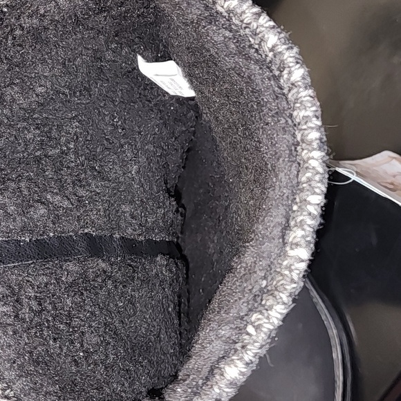 Muk Luks Women's Black and Gray Winter Boots Sz 9 - Picture 6 of 8